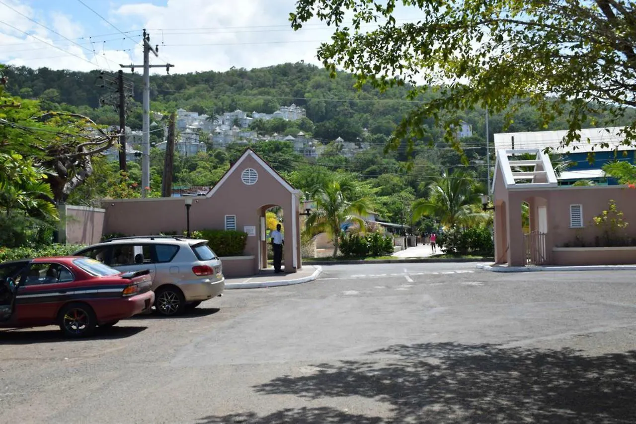 Fisherman'S Point Beach-Front Condomania Ocho Rios Aparthotel