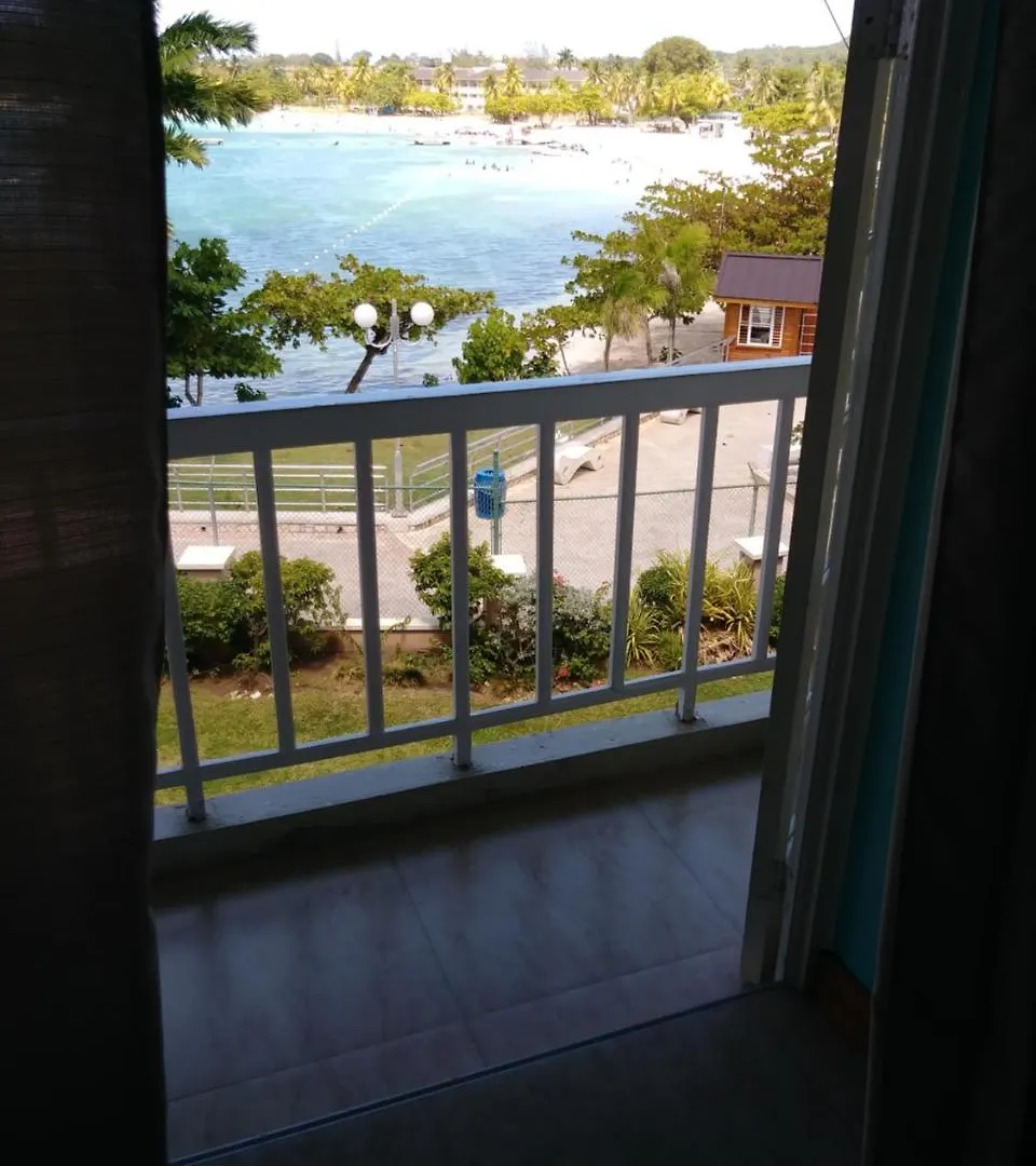 Fisherman'S Point Beach-Front Condomania Ocho Rios Aparthotel